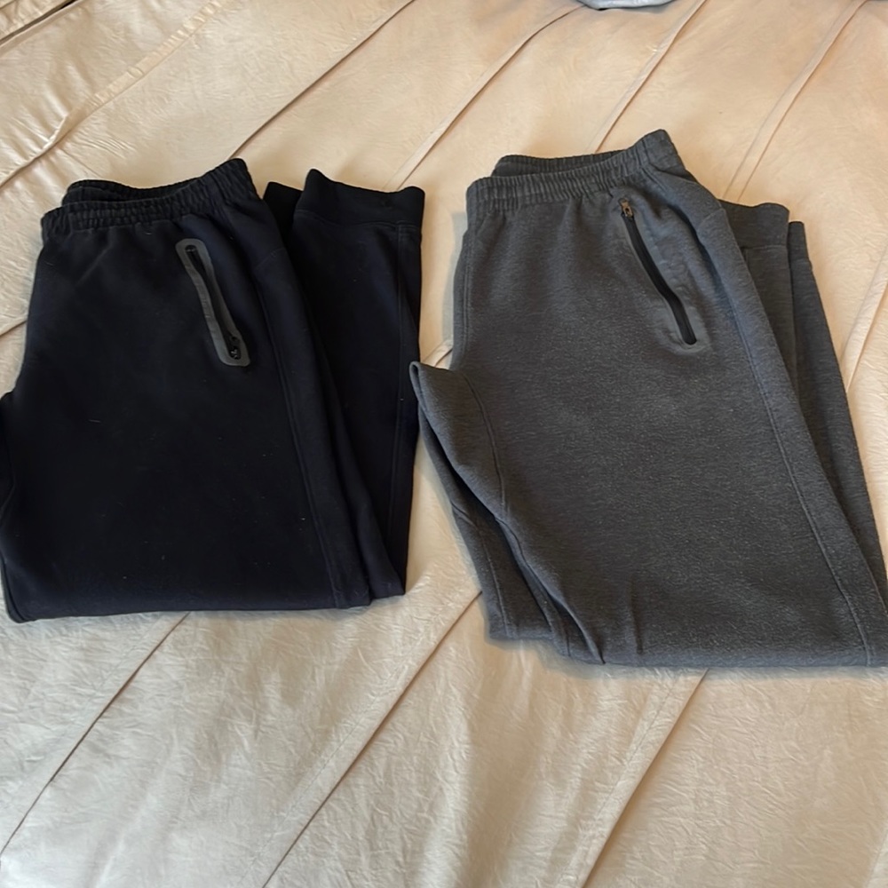 Lot of 2 Old Navy joggers men’s size small